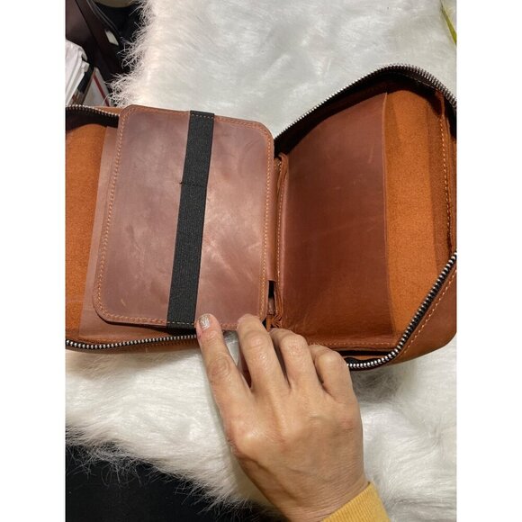 Brown Leather Zipper Travel Organizer With NH Logo - Picture 3 of 8